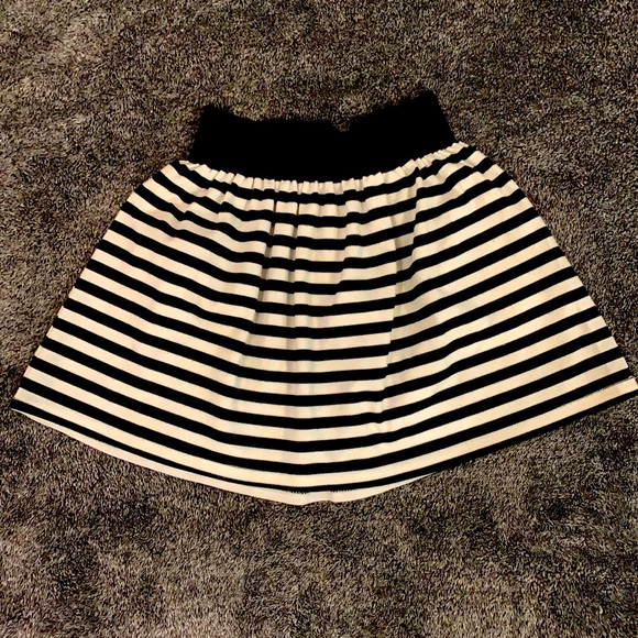 Youth Small Black & White Striped Skirt - Picture 1 of 5